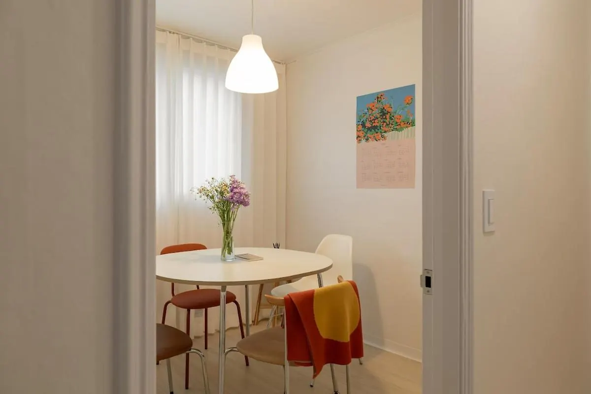 Poom Stay, Airport Bus, Cozy Stay For Seoul Travelers,Yeomchang Stn, Line 9 Express Apartment