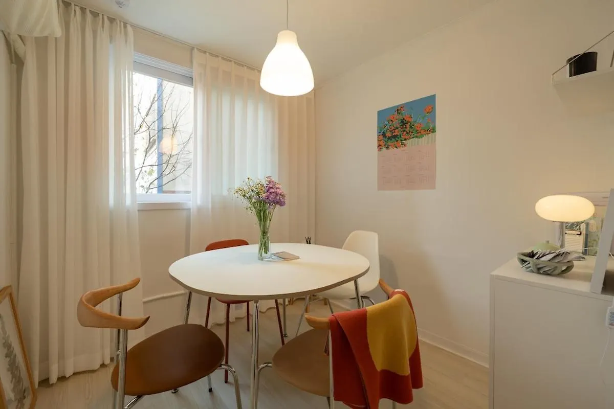 Apartment Poom Stay, Airport Bus, Cozy Stay For Seoul Travelers,Yeomchang Stn, Line 9 Express South Korea