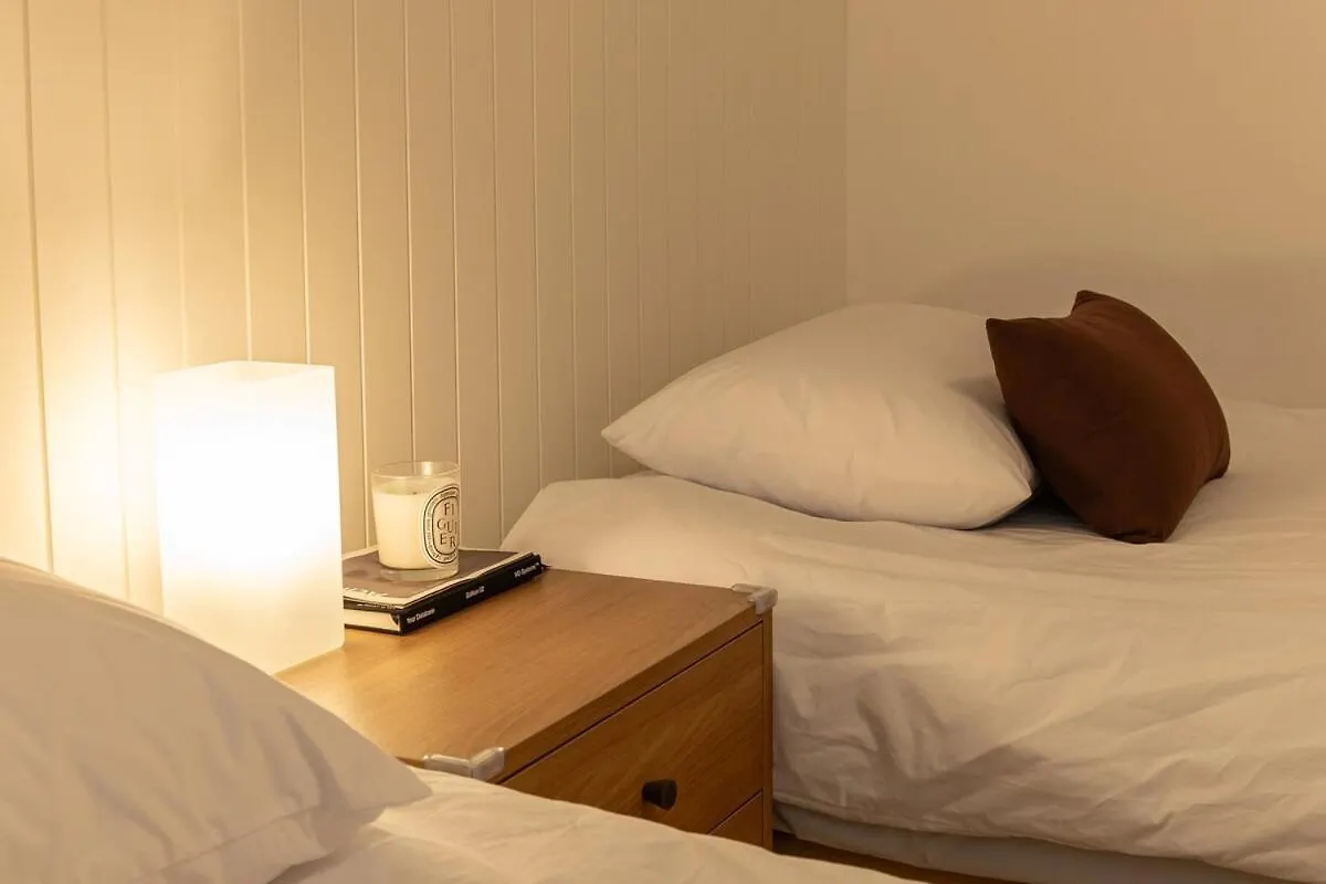 Poom Stay, Airport Bus, Cozy Stay For Seoul Travelers,Yeomchang Stn, Line 9 Express 0*,