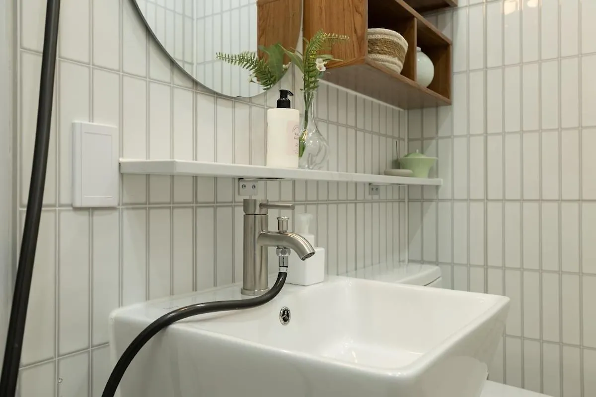 Apartment Poom Stay, Airport Bus, Cozy Stay For Seoul Travelers,Yeomchang Stn, Line 9 Express