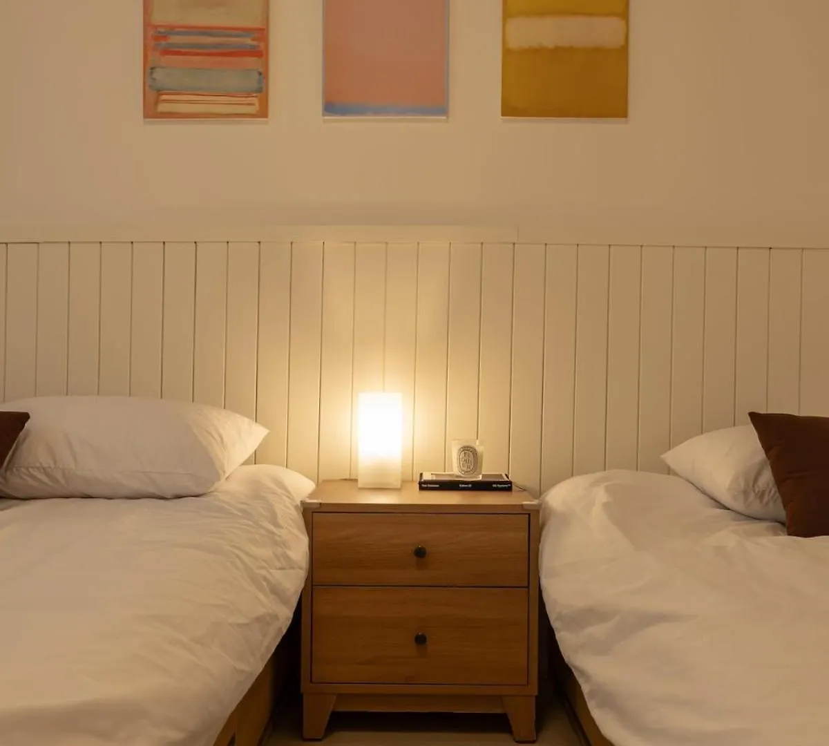 Poom Stay, Airport Bus, Cozy Stay For Seoul Travelers,Yeomchang Stn, Line 9 Express Apartment