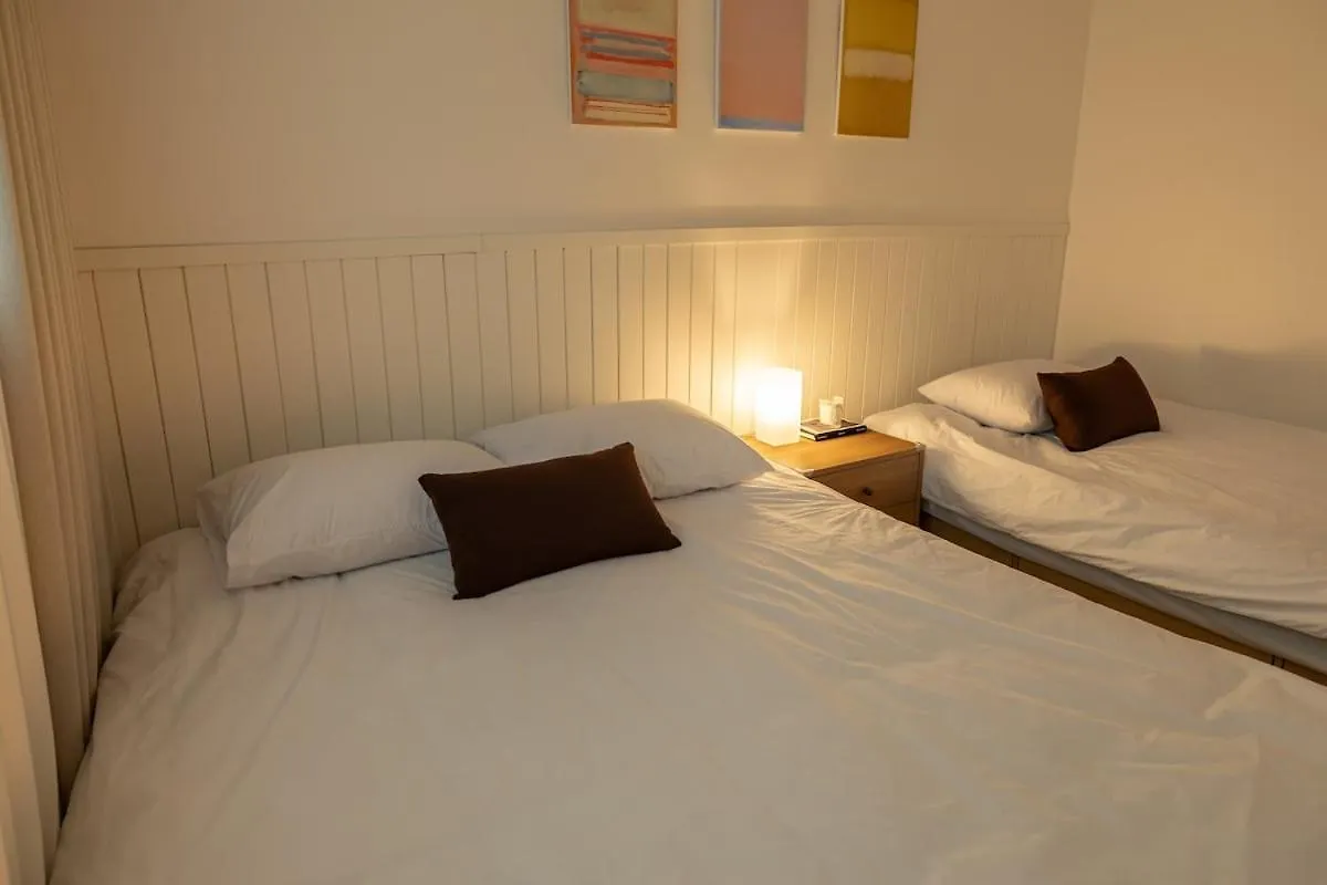 Poom Stay, Airport Bus, Cozy Stay For Seoul Travelers,Yeomchang Stn, Line 9 Express Apartment
